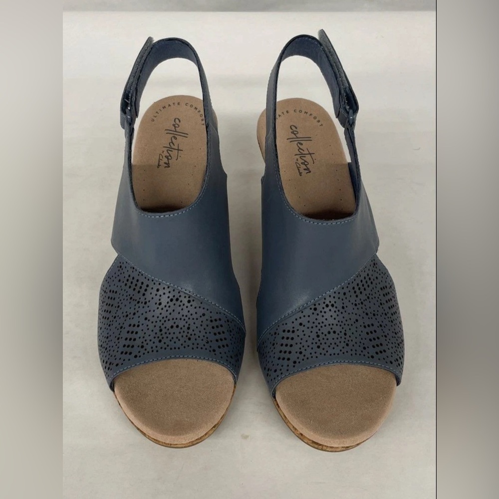 Clarks Women’s Lafley Joy Blue Grey Leather Wedge Strap Sandals Size 7.5W NEW - Picture 2 of 8